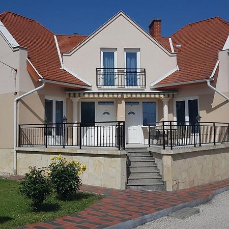 Royal Apartman Vonyarcvashegy Εξωτερικό φωτογραφία